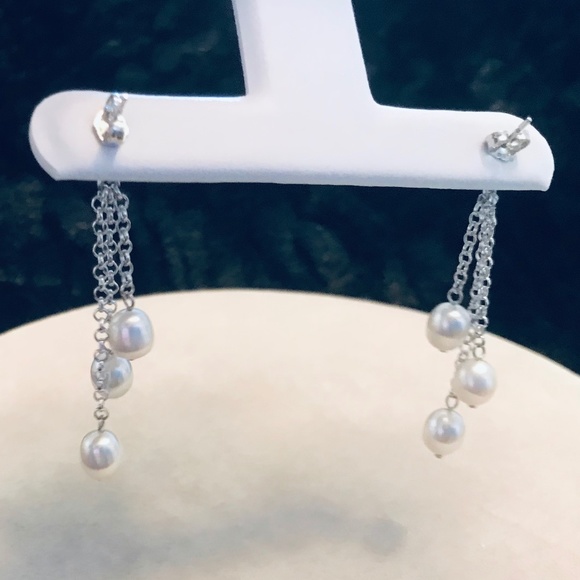 Roz Kwan Sterling Silver Freshwater Pearl Dangle Earrings - Picture 3 of 9
